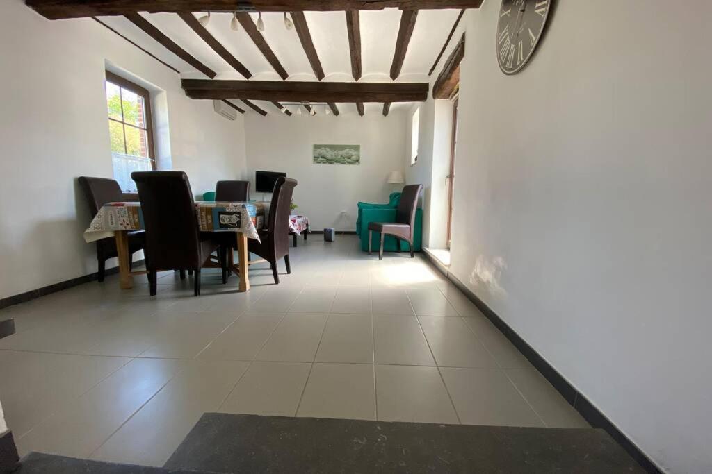 La Petite Maison Bienne-lez-Happart المظهر الخارجي الصورة